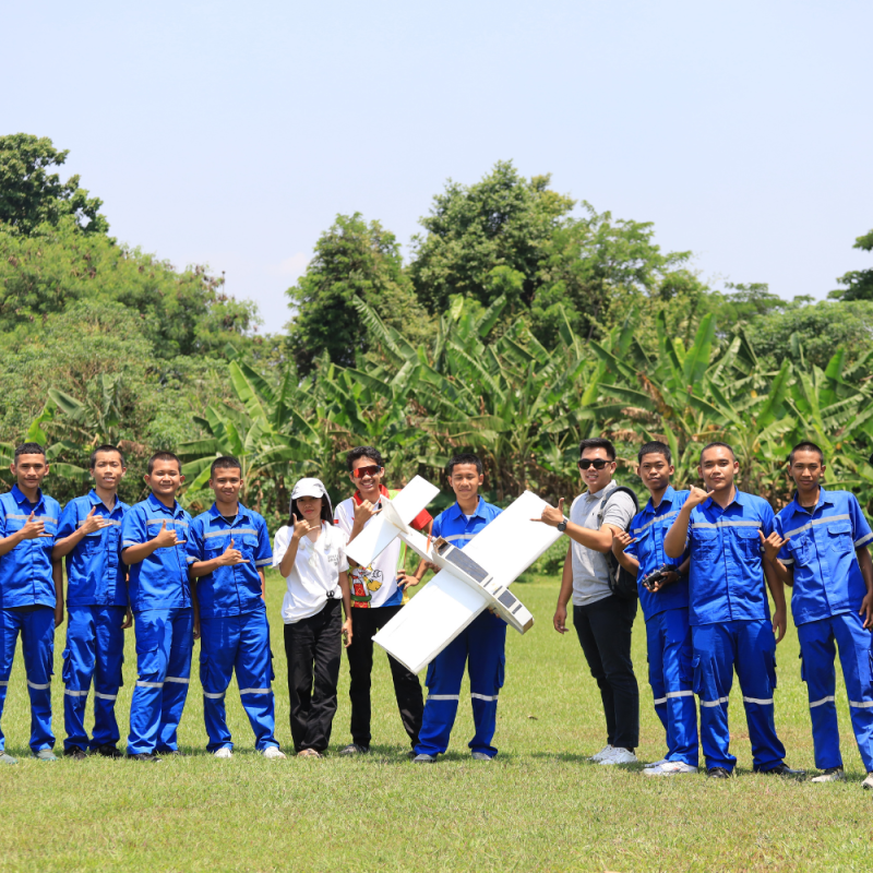 Kegiatan PKM Pelatihan UAV & E-Learning Kerja sama antara SMK Gutama dan Universitas Marsekal Suryadarma